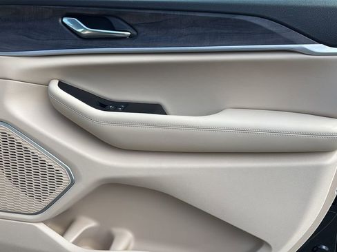 New 2026 Jeep Grand Cherokee Limited image 10