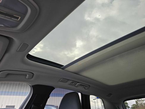 Certified 2025 Volvo XC60 B5 Plus AWD/4WD image 26