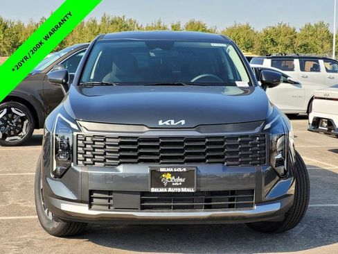 New 2026 Kia Sportage LX image 2