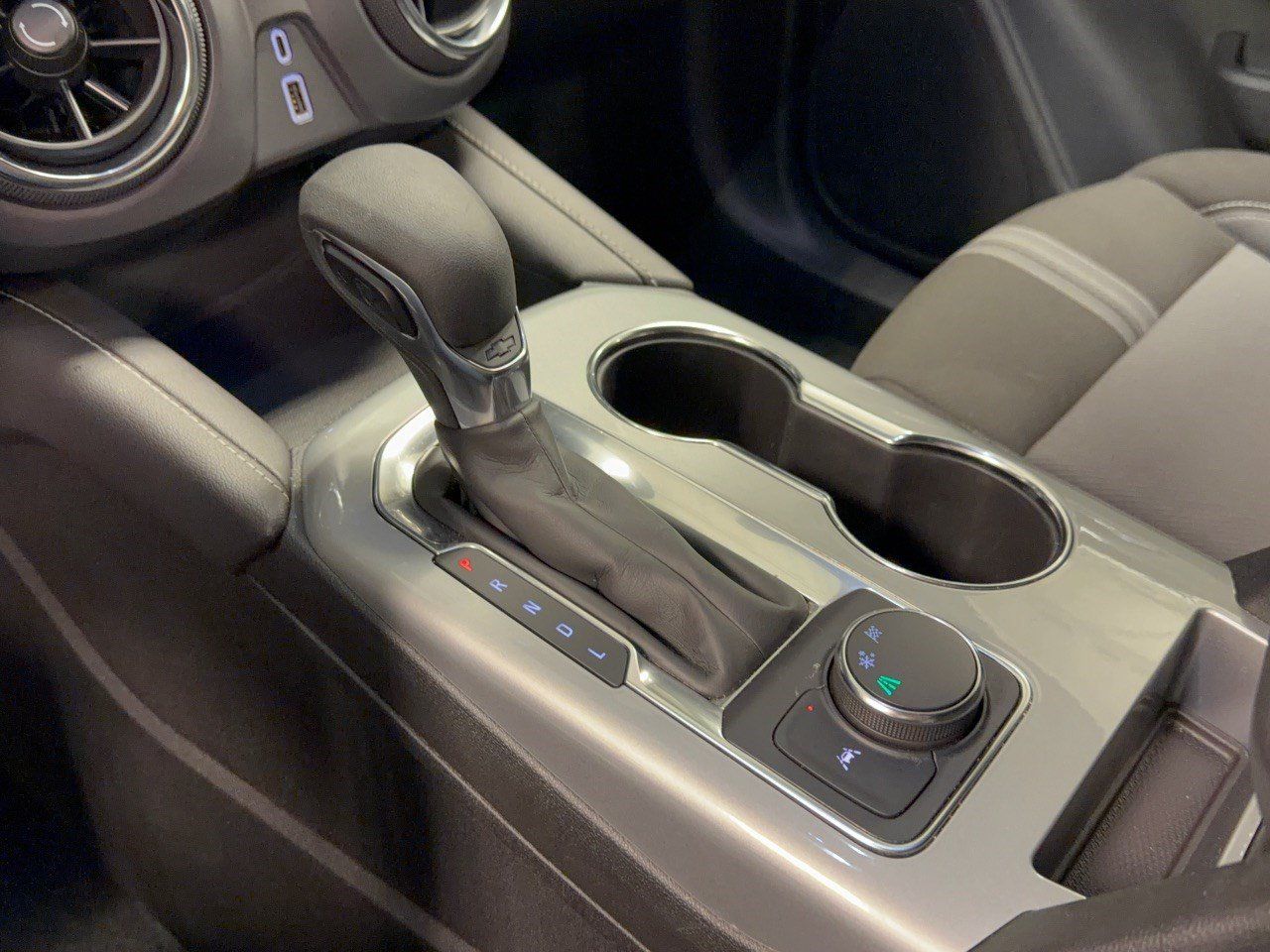 Used 2025 Chevrolet Blazer LT FWD image 21