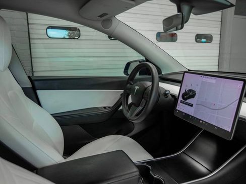 Used 2020 Tesla Model Y Performance AWD/4WD image 16