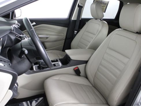 Used 2019 Ford Escape Titanium image 17