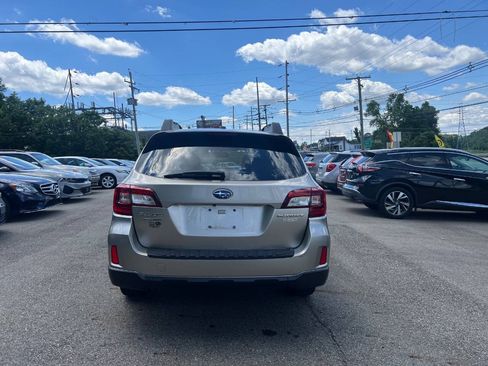 Used 2015 Subaru Outback 2.5i Premium AWD/4WD image 5