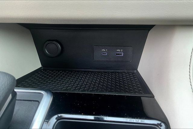 Used 2025 Nissan Pathfinder SV AWD/4WD image 16