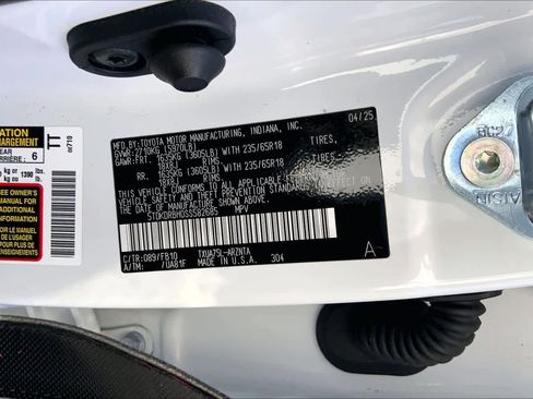 Certified 2025 Toyota Highlander LE image 29