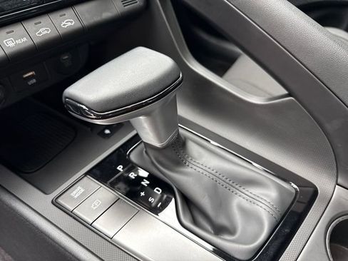 Certified 2025 Hyundai Elantra Sport image 24