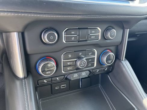 Used 2023 Chevrolet Tahoe Z71 w/ Z71 Off-Road Package AWD/4WD image 19