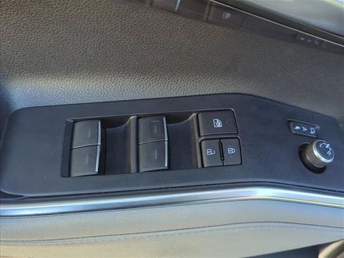 Used 2023 Toyota Highlander Platinum FWD image 8