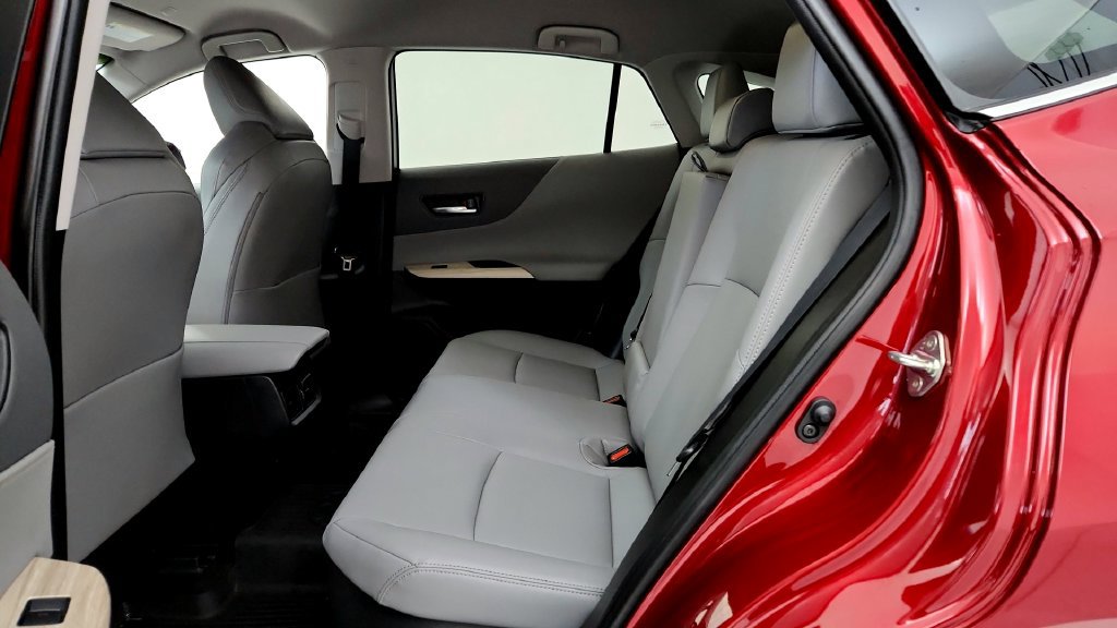 Certified 2024 Toyota Venza XLE AWD/4WD image 32