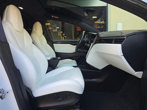 Used 2018 Tesla Model X 100D AWD/4WD image 23