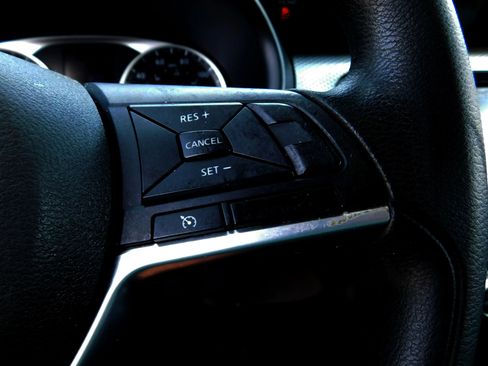 Used 2020 Nissan Kicks S FWD image 17