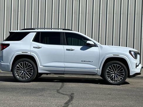 New 2026 GMC Terrain Denali AWD/4WD image 3