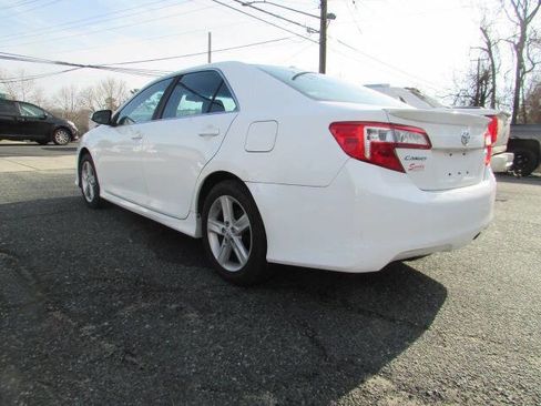 Used 2014 Toyota Camry SE image 6