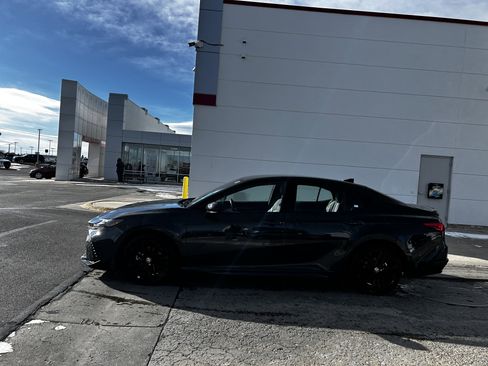 Used 2025 Toyota Camry LE image 2