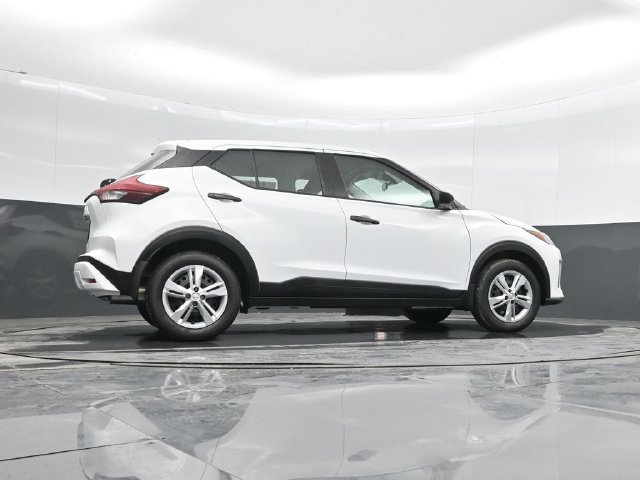 Used 2025 Nissan Kicks Play S FWD image 35