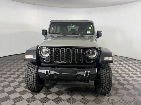 Used 2021 Jeep Wrangler Unlimited Sport AWD/4WD image 3