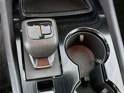 Used 2025 Nissan Rogue S FWD image 18