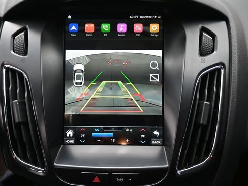 Used 2015 Ford Focus SE image 3