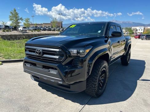 Used 2025 Toyota Tacoma SR5 AWD/4WD image 3