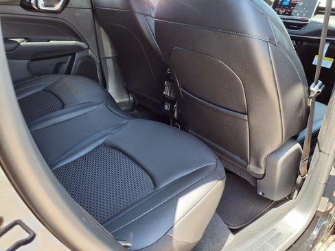 New 2025 Jeep Compass Latitude w/ Altitude Special Edition image 8