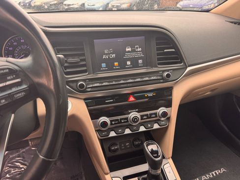 Used 2020 Hyundai Elantra Value Edition image 24