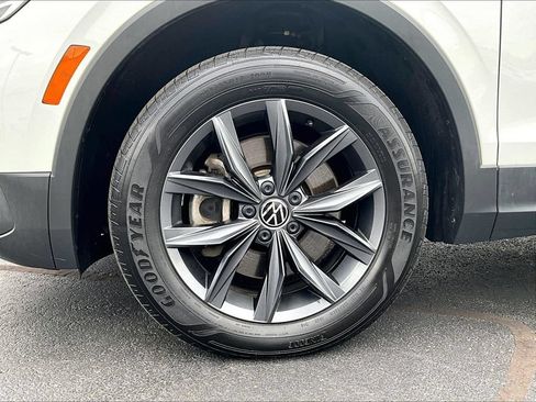 Used 2023 Volkswagen Tiguan SE AWD/4WD image 7