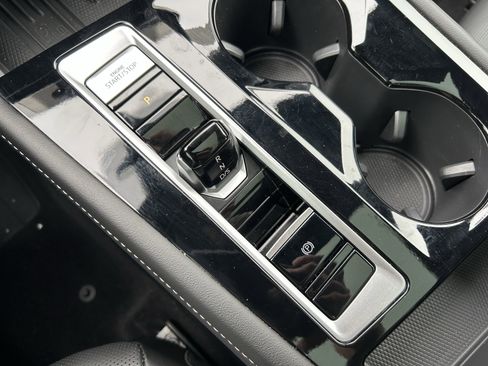 Certified 2025 Volkswagen Atlas Cross Sport SEL image 21