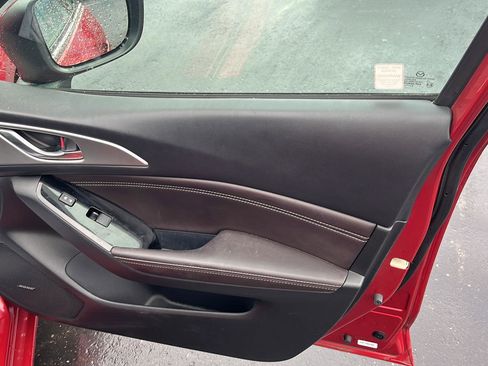 Used 2018 MAZDA MAZDA3 Touring image 17