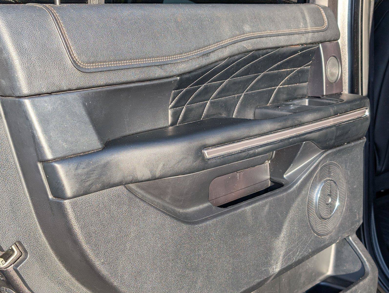 Used 2018 Ford Expedition Platinum RWD image 36