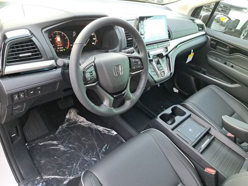 New 2026 Honda Odyssey Touring image 16