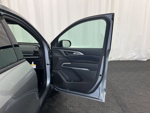 New 2026 Chevrolet Traverse LT w/ Sun and Wheel Package image 19