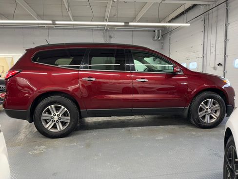 Used 2017 Chevrolet Traverse LT image 6