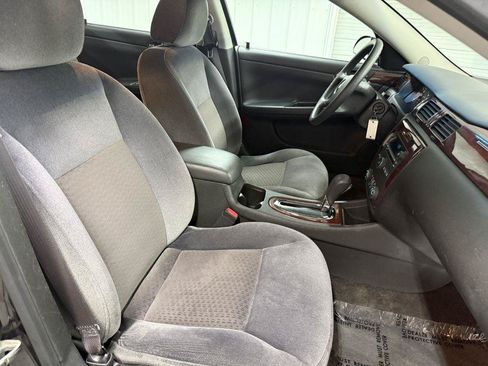 Used 2009 Chevrolet Impala LT FWD image 25