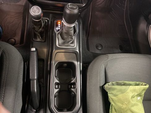 Used 2021 Jeep Wrangler Unlimited Sport image 44