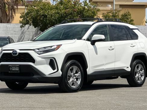 Used 2024 Toyota RAV4 LE AWD/4WD image 8