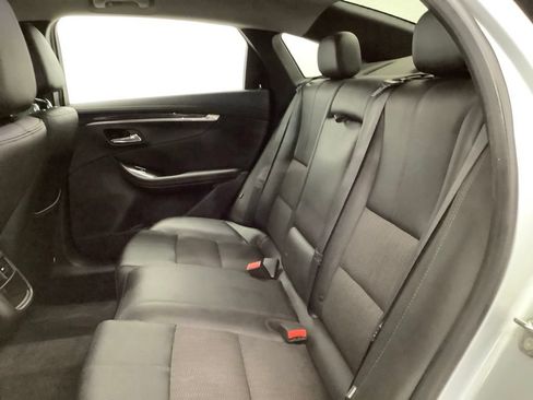 Used 2019 Chevrolet Impala LT FWD image 8