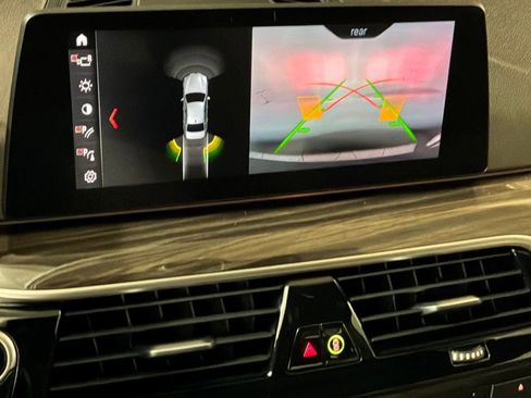 Used 2019 BMW 530i xDrive w/ Convenience Package AWD/4WD image 4