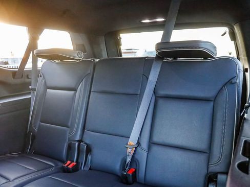 Used 2024 Chevrolet Suburban Premier image 20