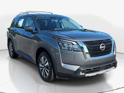 Used 2025 Nissan Pathfinder SL