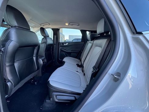 New 2025 Ford Escape SE w/ PHEV Premium Package image 28