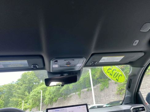 Used 2025 Toyota Tacoma 4x4 Double Cab Hybrid image 25