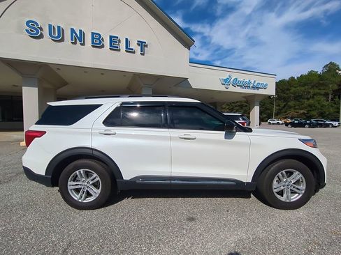 Used 2023 Ford Explorer XLT w/ Equipment Group 202A image 3