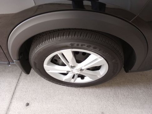 Used 2023 Nissan Kicks S FWD image 29