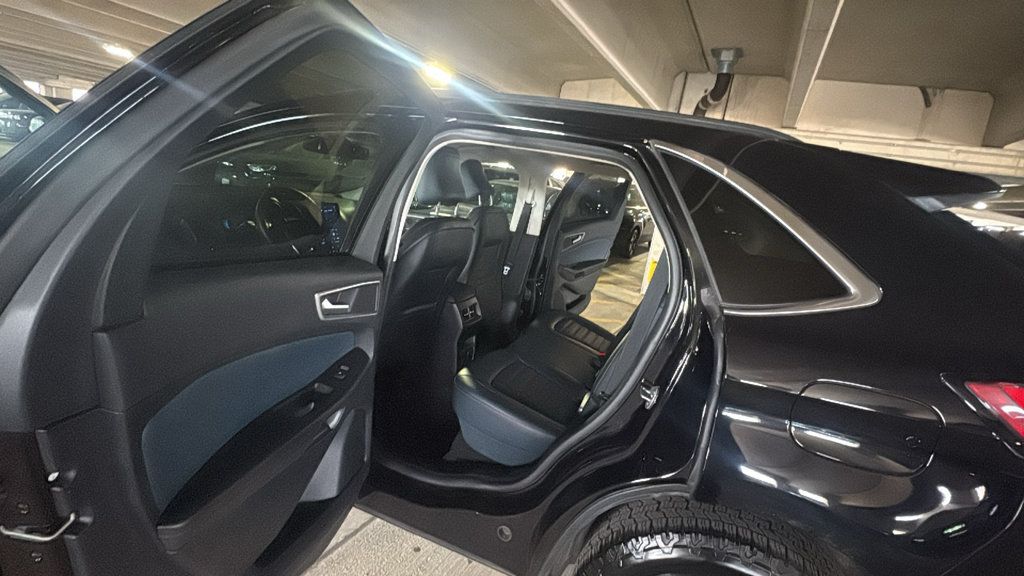 Used 2022 Ford Edge SEL w/ Sport Appearance Package AWD/4WD image 24