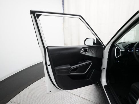 Certified 2023 Kia Soul LX w/ LX Technology Package image 27