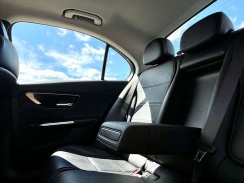 Certified 2022 Mercedes-Benz C 300 4MATIC Sedan image 12
