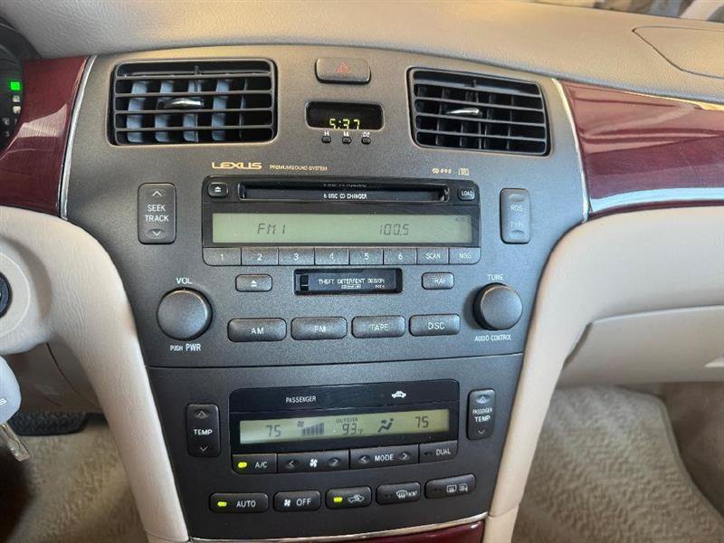 Used 2002 Lexus ES 330 FWD image 14