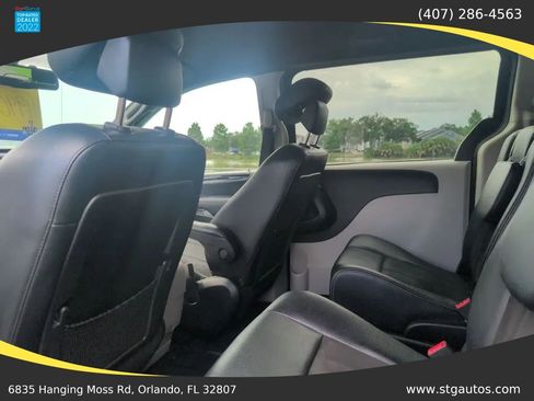 Used 2020 Dodge Grand Caravan SXT FWD image 16