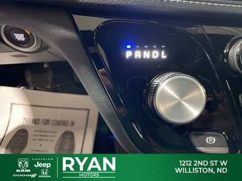New 2026 Chrysler Pacifica Select AWD/4WD image 34