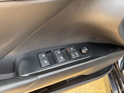 Used 2018 Toyota Camry L image 16